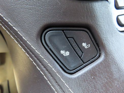 Used 2017 Chevrolet Suburban LT w/ Luxury Package image 29