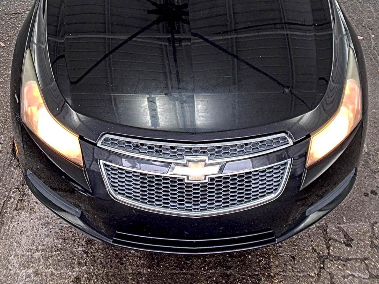 Used 2011 Chevrolet Cruze LS w/ Connectivity Package FWD image 5