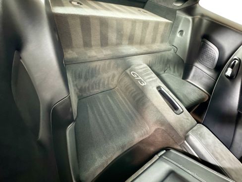 Certified 2018 Porsche 911 GT3 image 23