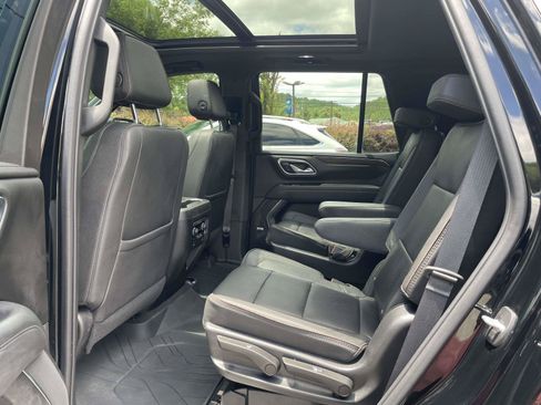 Used 2023 Chevrolet Tahoe High Country RWD image 3