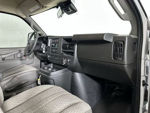 New 2025 GMC Savana 3500 w/ Driver Convenience Package RWD image 25