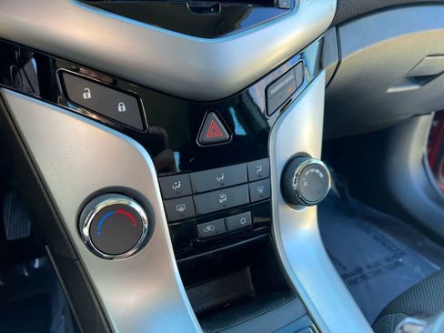 Used 2011 Chevrolet Cruze LT image 28