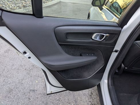 Certified 2023 Volvo C40 P8 Recharge Ultimate w/ Protection Package Premier image 28