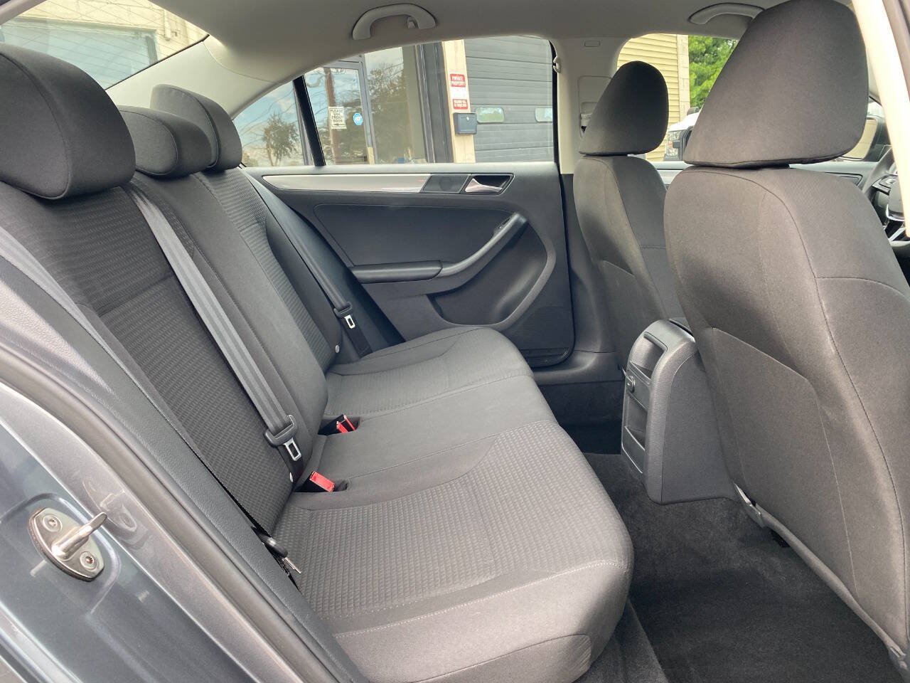 Used 2016 Volkswagen Jetta SE FWD image 24