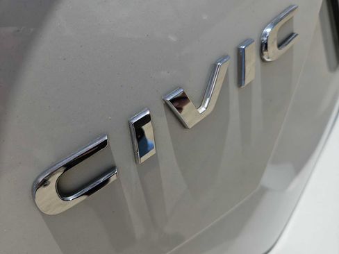 Used 2018 Honda Civic EX image 12