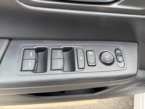 Used 2024 Honda CR-V EX image 11