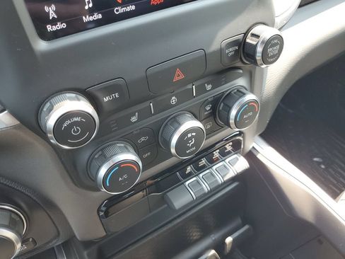 Certified 2020 RAM 1500 Big Horn AWD/4WD image 32