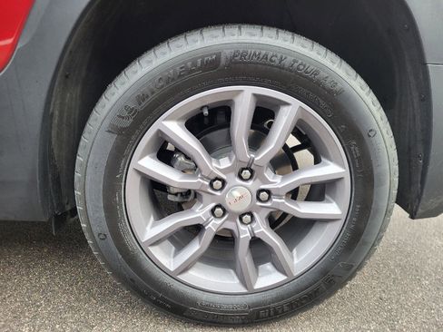 Used 2023 GMC Terrain SLT image 16