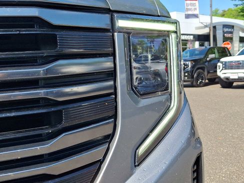 Used 2024 GMC Sierra 1500 AT4 w/ Technology Package AWD/4WD image 11