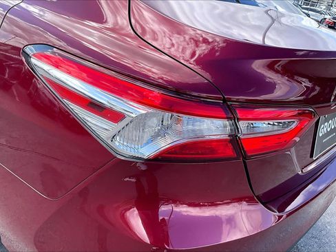 Used 2020 Toyota Camry LE image 27