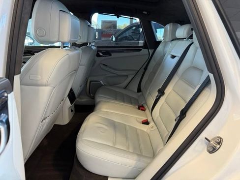 Used 2016 Porsche Macan Turbo AWD/4WD image 21