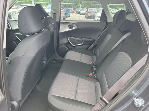 Certified 2025 Kia Soul LX w/ LX Technology Package FWD image 10