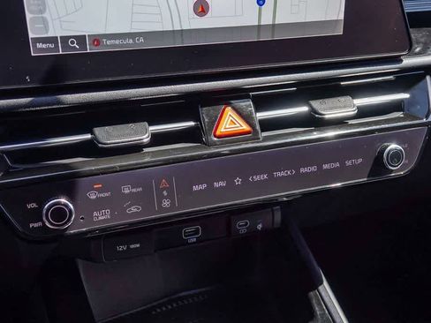 Certified 2024 Kia Niro Wind FWD image 21