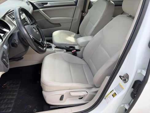 Used 2015 Volkswagen Golf TDI S image 18