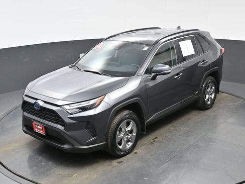 Used 2022 Toyota RAV4 XLE w/ Convenience Package image 38