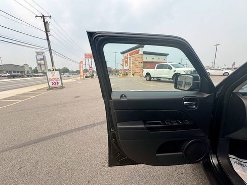 Used 2016 Jeep Patriot Sport w/ Power Value Group FWD image 15