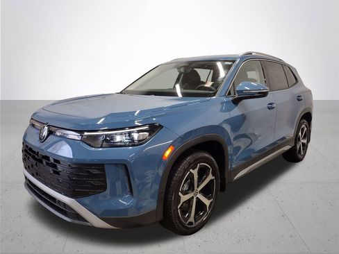 New 2026 Volkswagen Tiguan SE image 2