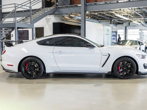 Used 2019 Ford Mustang Shelby GT350R w/ GT350R Equipment Group 920A image 8