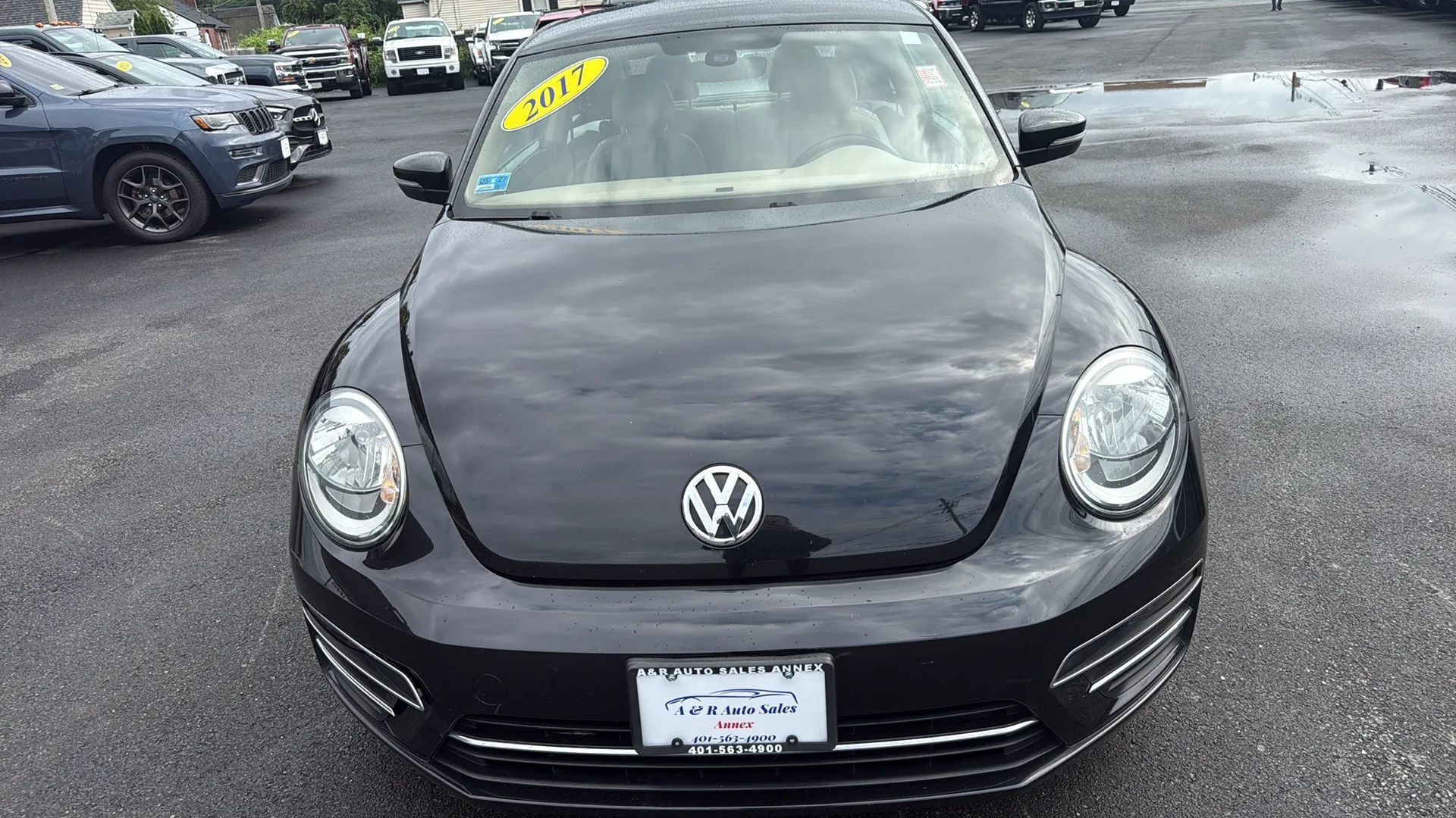 Used 2017 Volkswagen Beetle 1.8T SE FWD image 2