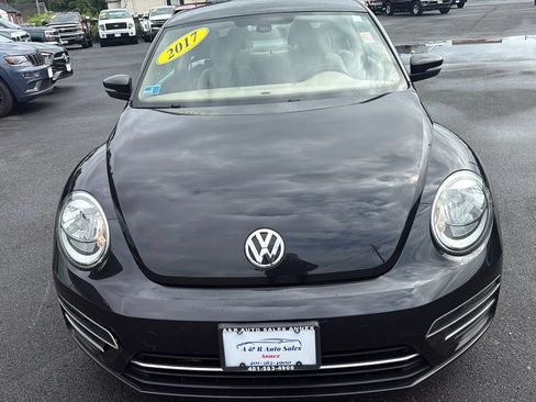 Used 2017 Volkswagen Beetle 1.8T SE FWD image 2