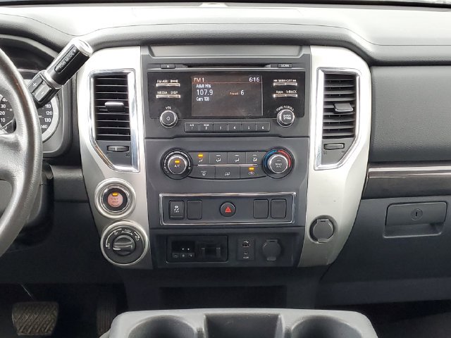 Used 2017 Nissan Titan SV AWD/4WD image 29