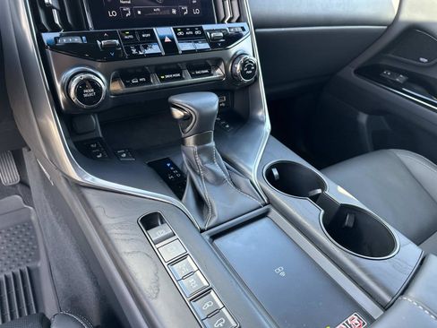 Used 2024 Lexus LX 600 4WD w/ Luxury Package image 26