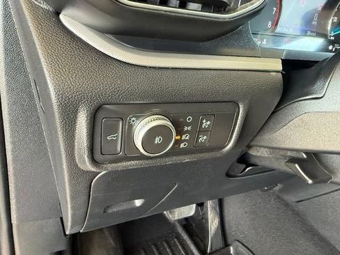 Used 2020 Ford Explorer XLT w/ Equipment Group 202A RWD image 15
