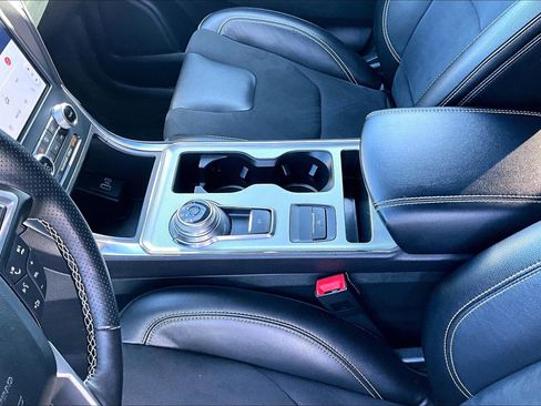 Certified 2024 Ford Edge ST image 15