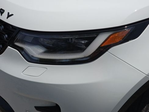 Certified 2025 Land Rover Discovery Dynamic SE AWD/4WD image 35