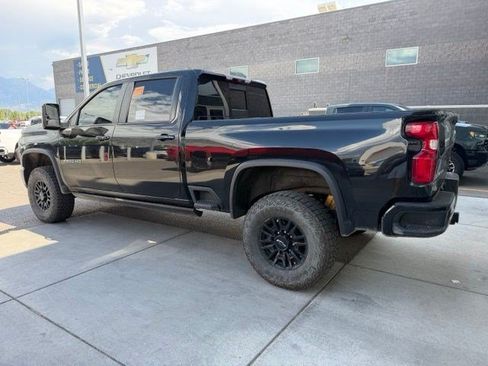 Used 2024 Chevrolet Silverado 2500 ZR2 w/ Technology Package AWD/4WD image 2