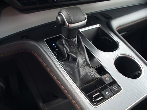 Used 2022 Toyota Sienna XSE w/ XSE Plus Package image 13