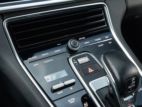 Certified 2023 Porsche Panamera 4S image 26