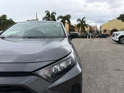 Used 2022 Toyota RAV4 LE FWD image 7