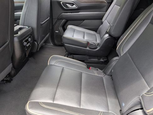 Used 2023 Chevrolet Suburban Premier AWD/4WD image 27