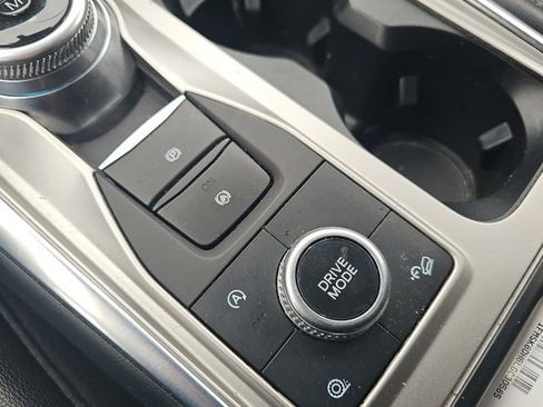 Used 2020 Ford Explorer XLT w/ Equipment Group 202A image 28