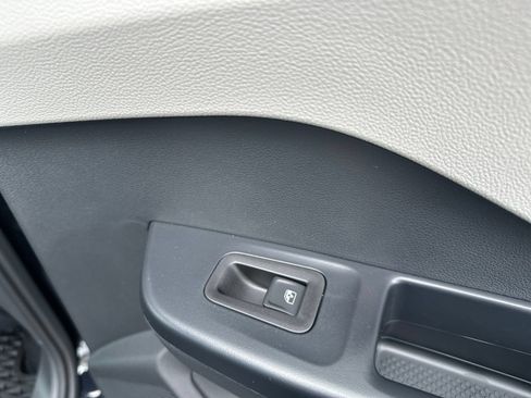 Certified 2025 Volkswagen Taos S AWD/4WD image 31