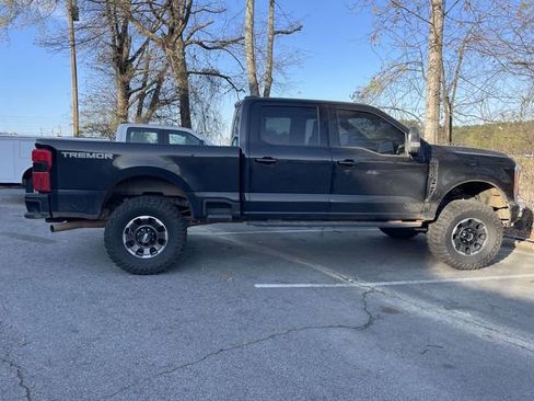 Used 2023 Ford F250 XLT w/ Black Appearance Package AWD/4WD image 2