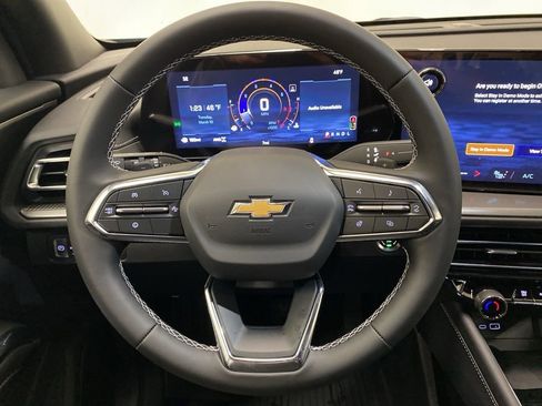 New 2026 Chevrolet Traverse LT w/ Sun and Wheel Package image 22