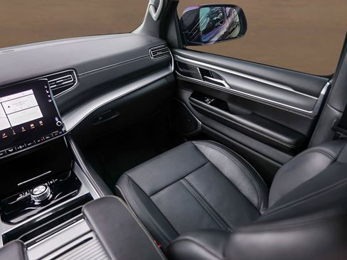 Used 2023 Jeep Wagoneer Series II image 29