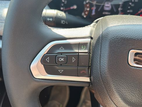 Used 2024 Jeep Compass Latitude AWD/4WD image 19