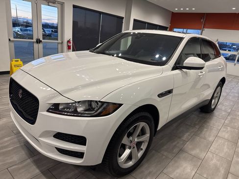 Used 2020 Jaguar F-PACE Premium image 8