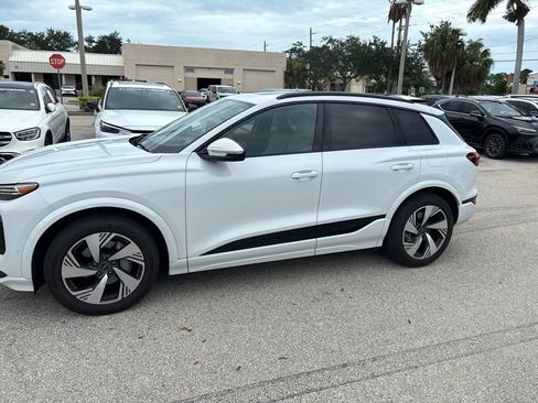 Used 2025 Audi Q6 e-tron Prestige AWD/4WD image 9