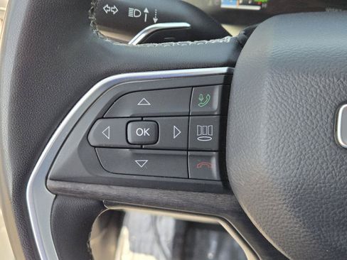 Certified 2023 Jeep Grand Cherokee 4WD 4xe w/ Luxury Tech Group II image 17
