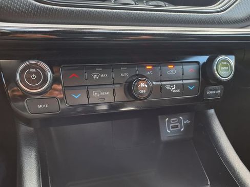 Used 2025 Jeep Compass Trailhawk AWD/4WD image 27