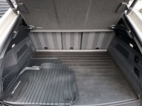 Certified 2025 Porsche Cayenne Turbo AWD/4WD image 31