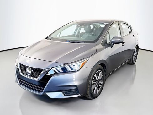 Used 2020 Nissan Versa SV FWD image 4