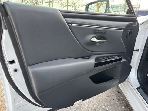 Used 2024 Lexus ES 350 w/ Premium Package image 11