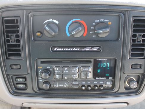 Used 1996 Chevrolet Impala SS RWD image 15