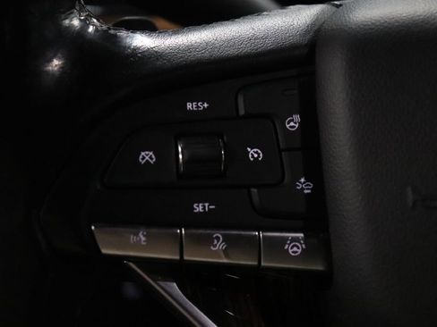 Used 2022 Cadillac Escalade ESV Premium Luxury w/ Performance Package image 19