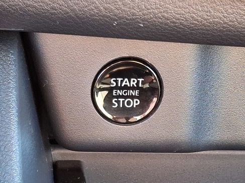 Used 2024 Nissan Rogue SV image 24